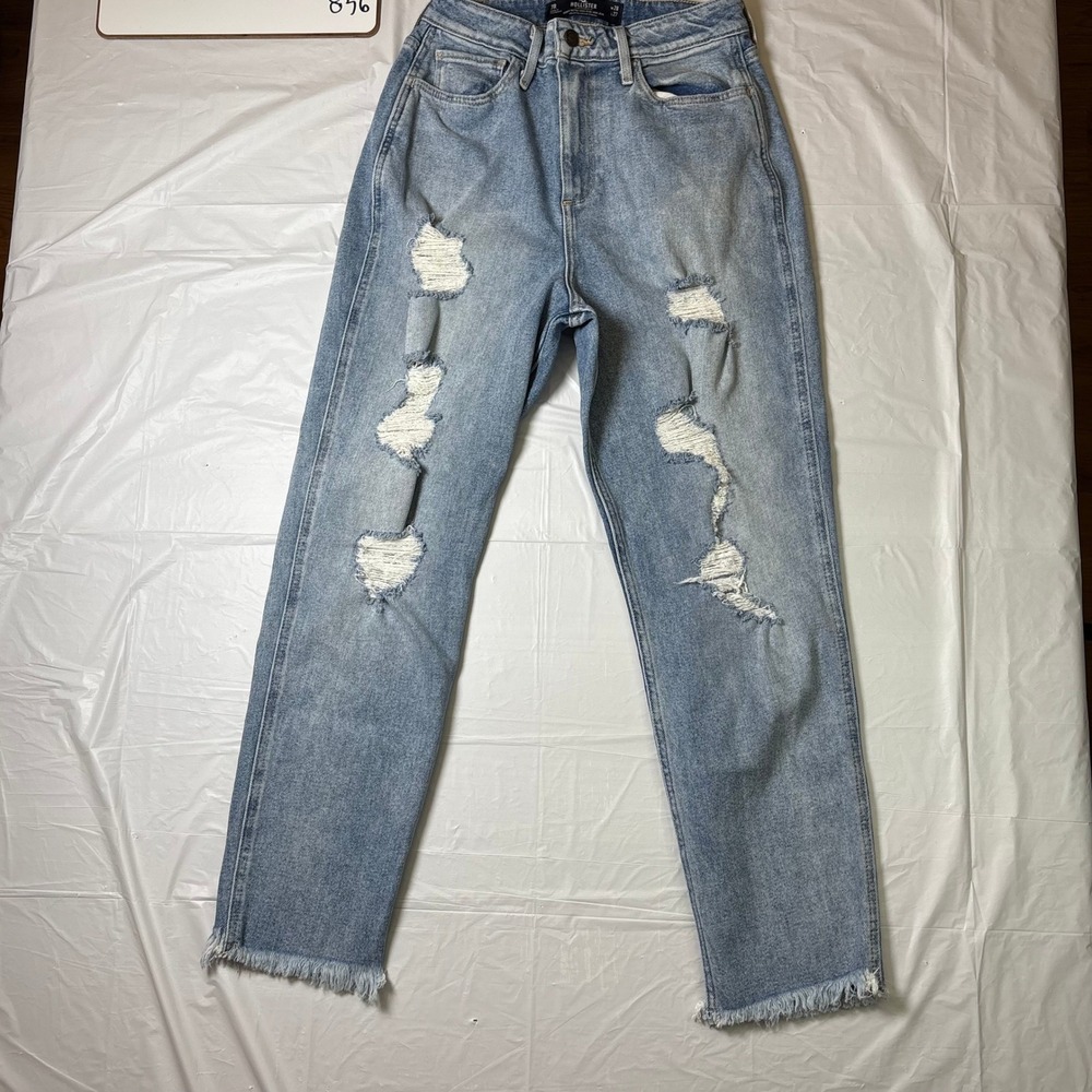 Hollister Curvy Ultra High-Rise Mom Jeans Light Wash Distressed W28 L27 7R